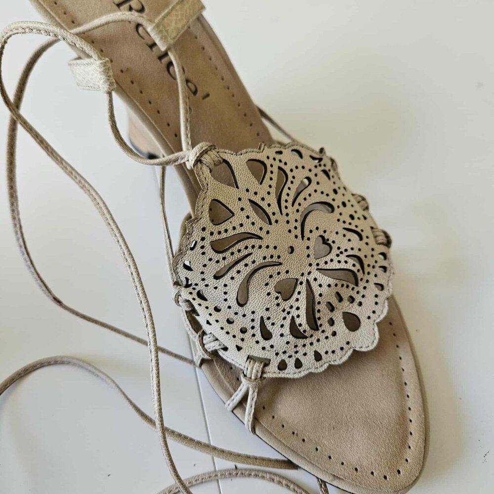 J. Renee Lace Up Wedge Sandles Beige Size 9 1/2 M - Picture 2 of 3
